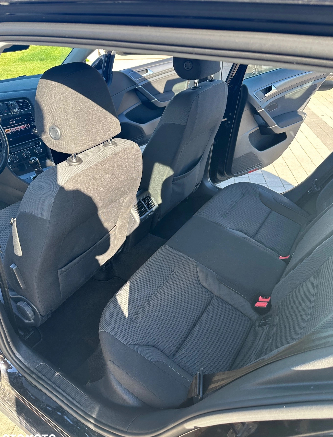 Volkswagen Golf cena 49900 przebieg: 130000, rok produkcji 2018 z Złotów małe 121